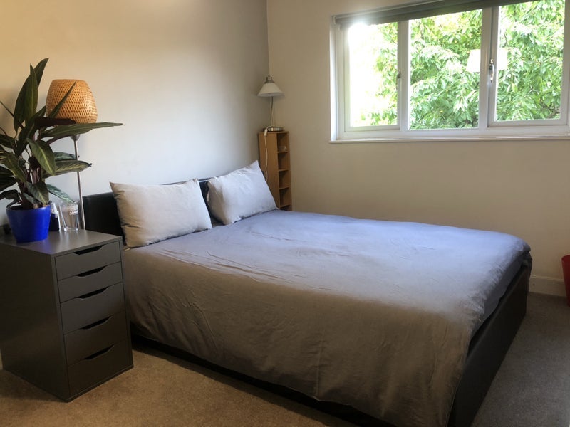 Room Weston Street in Greater London