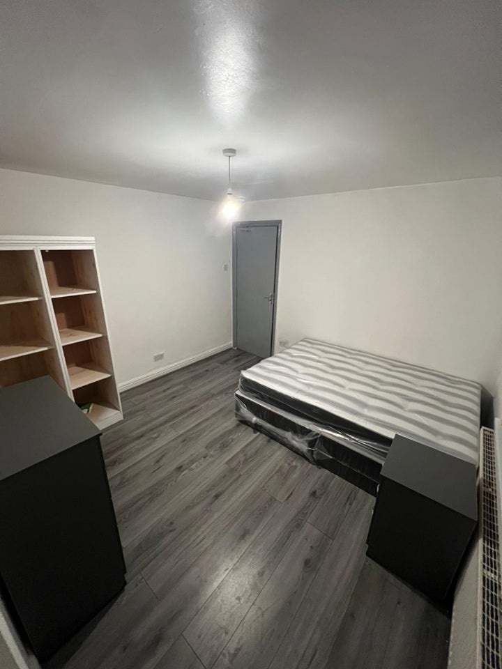 Room Coombe Road in Birmingham