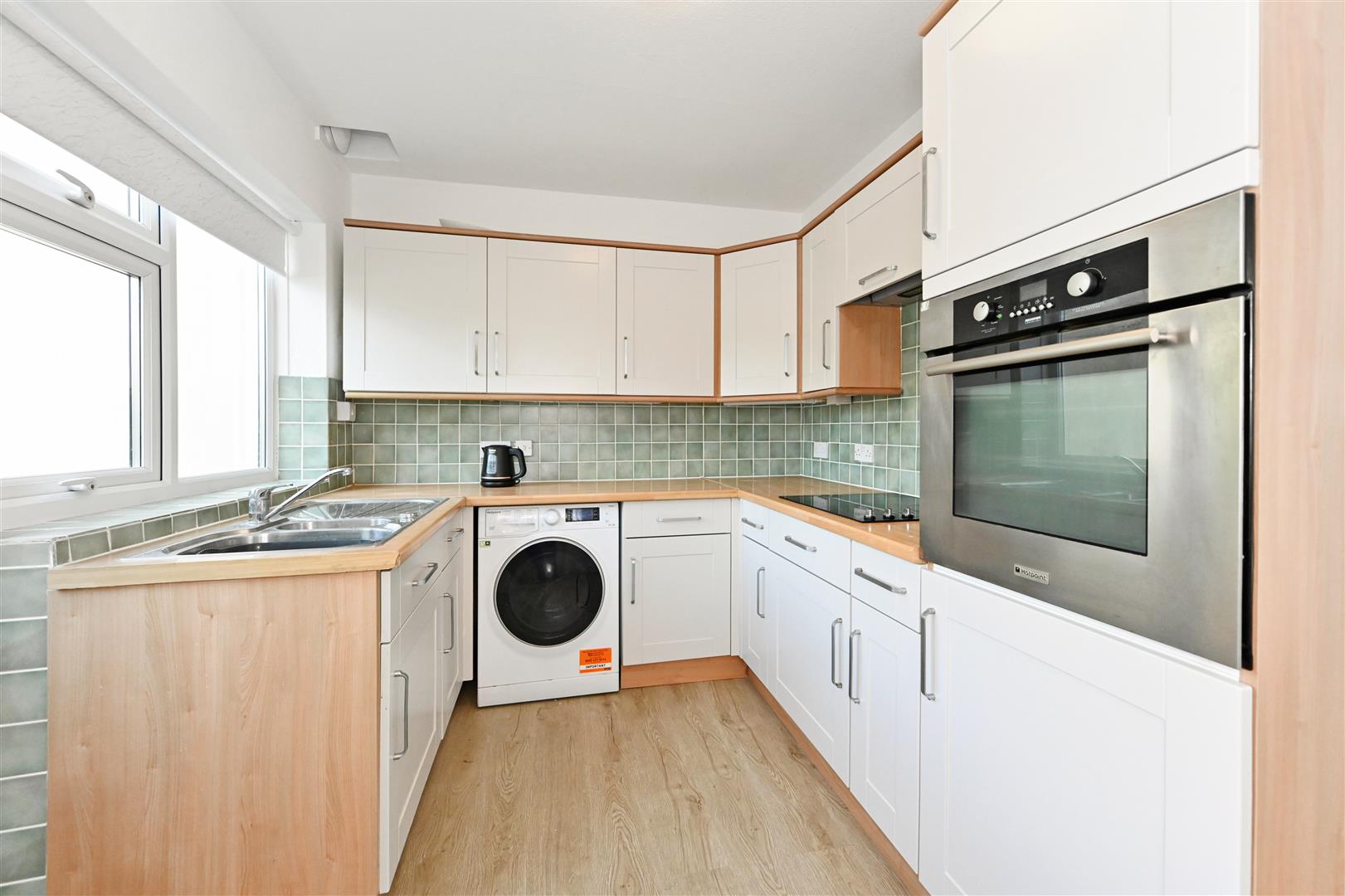 Flat Harefield Gardens in Arun