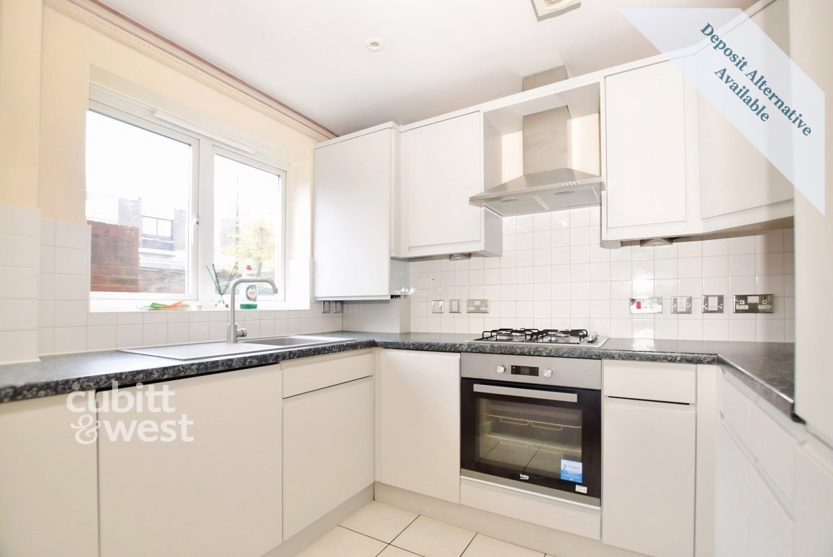 Flat Ocean Drive in Gillingham