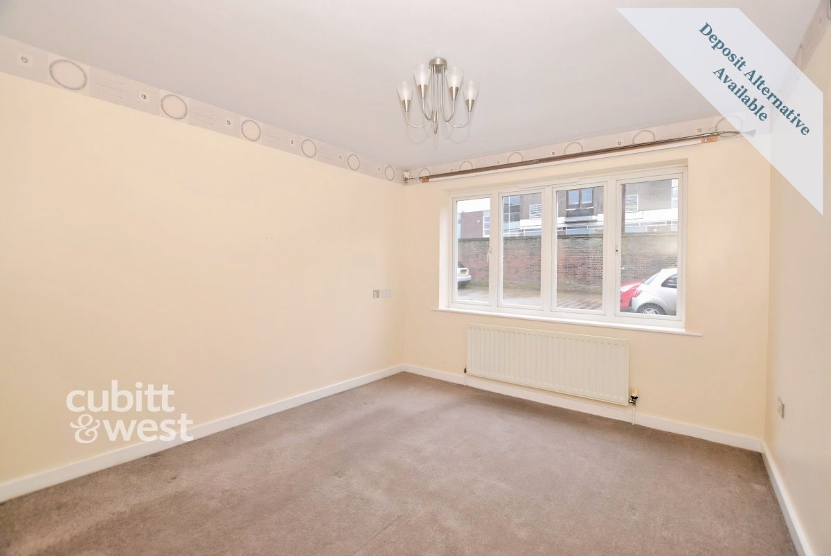 Flat Ocean Drive in Gillingham