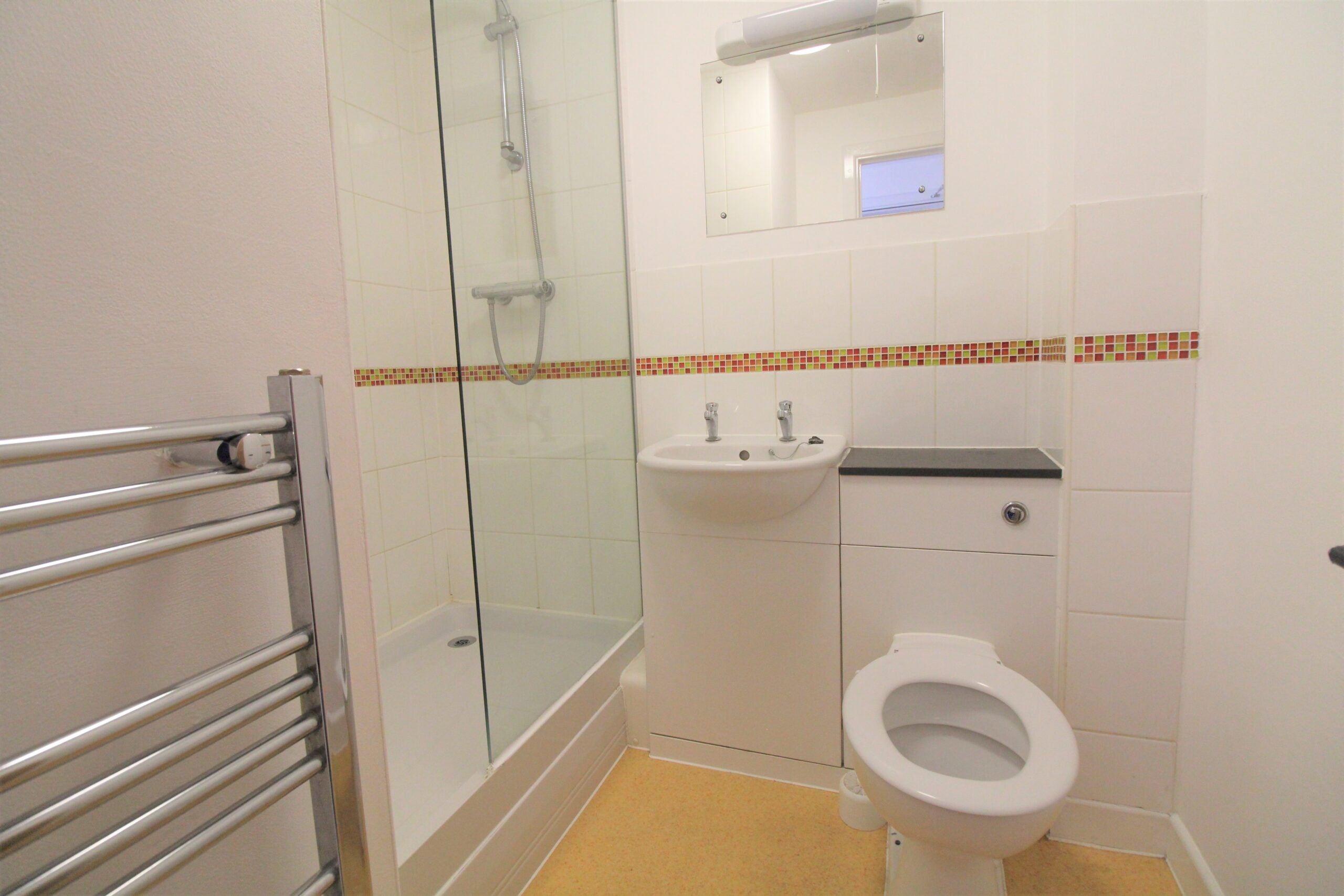 Room Lincoln Road in Peterborough