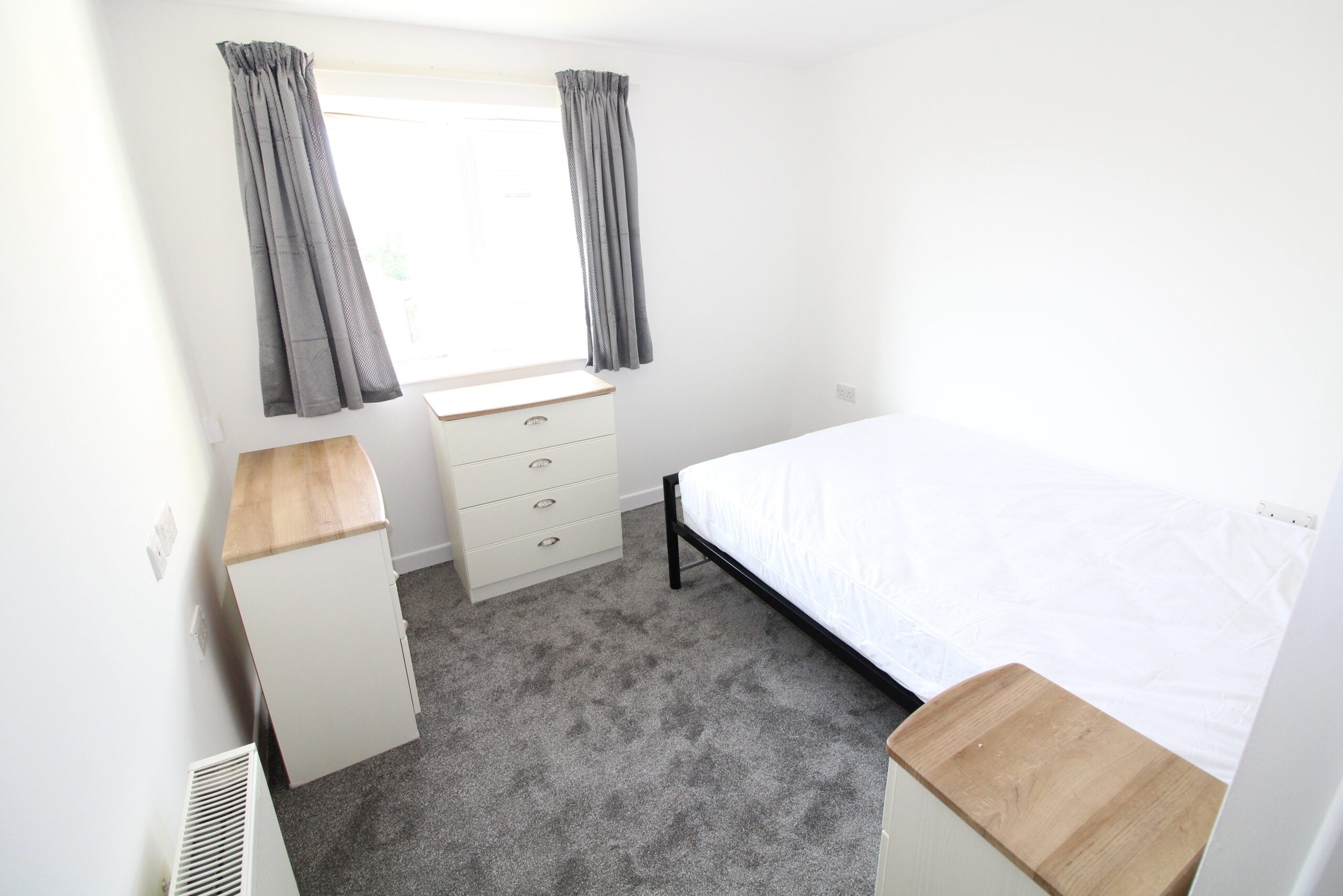 Room Lincoln Road in Peterborough