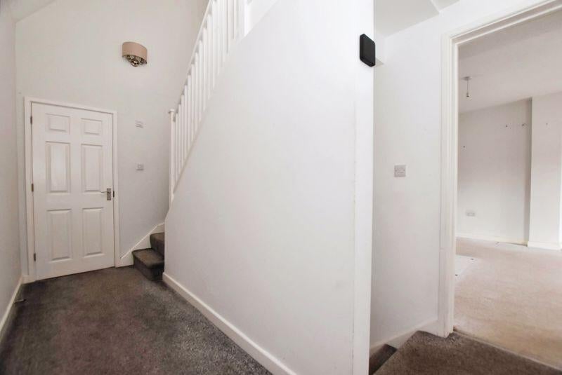Flat Sloane Court in Amesbury