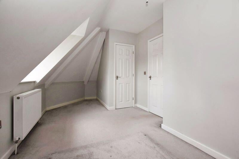 Flat Sloane Court in Amesbury