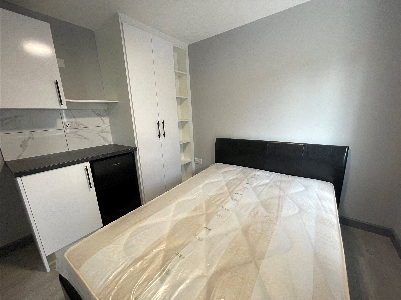 Room Thirlmere Avenue in Reading
