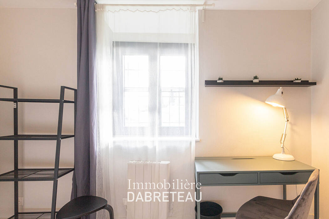 Chambre Rue du 4 Août 1789 à Villeurbanne