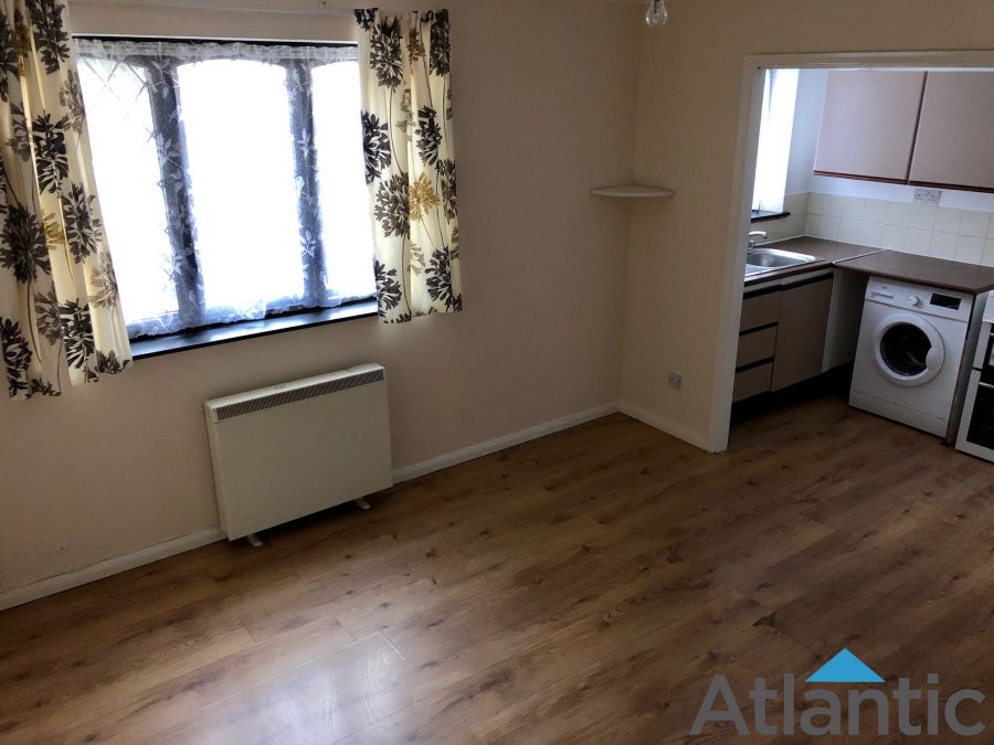 House Barleyfields Close in Greater London