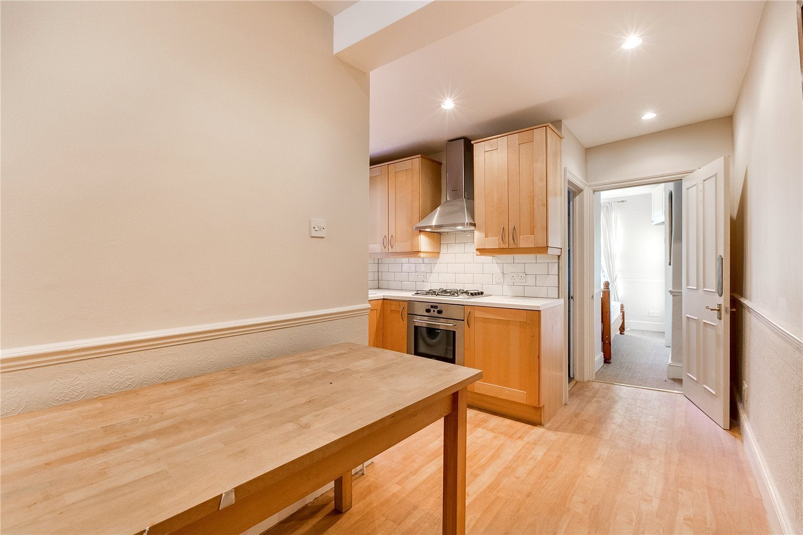 Flat Dawes Road in Greater London