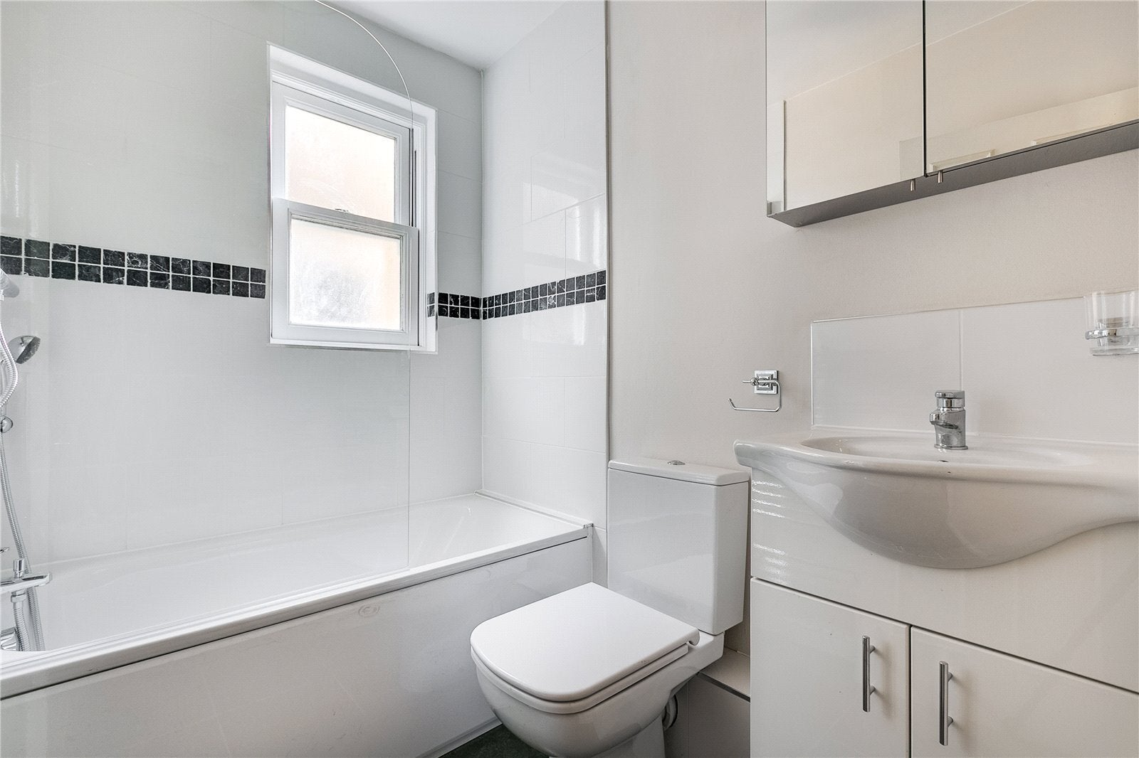 Flat Dawes Road in Greater London
