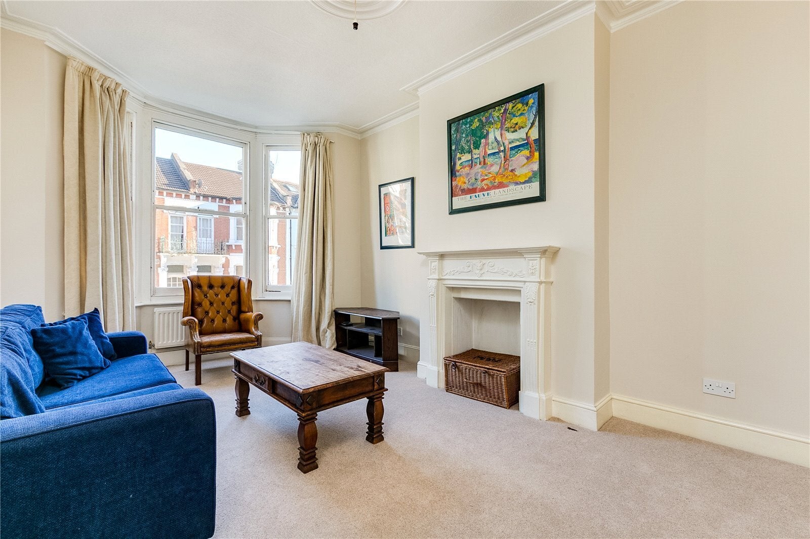 Flat Dawes Road in Greater London