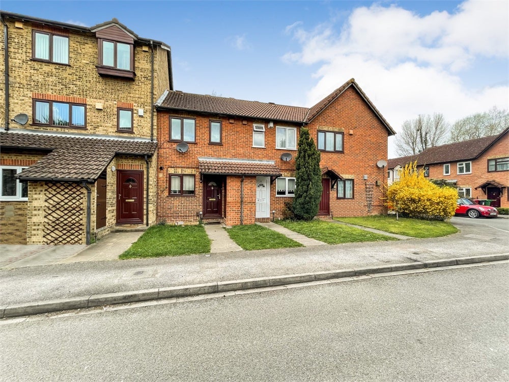 Flat Telford Drive in Slough