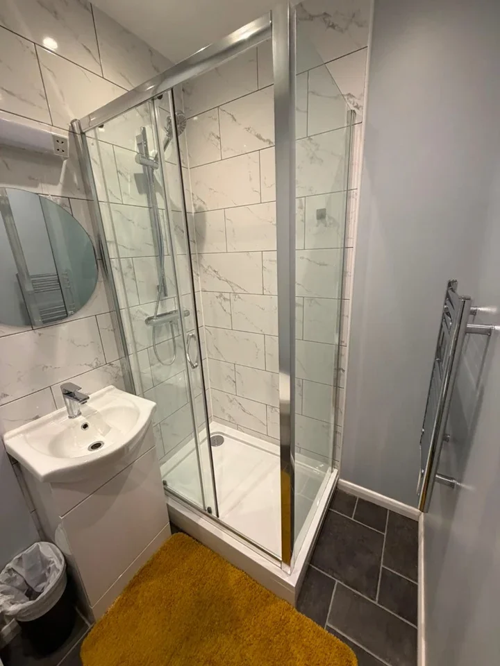 Room Falkland Road in Greater London
