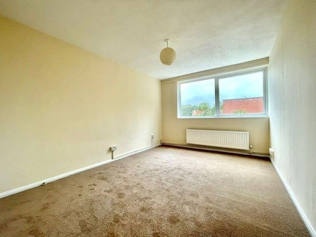 Flat Churchfields in Greater London