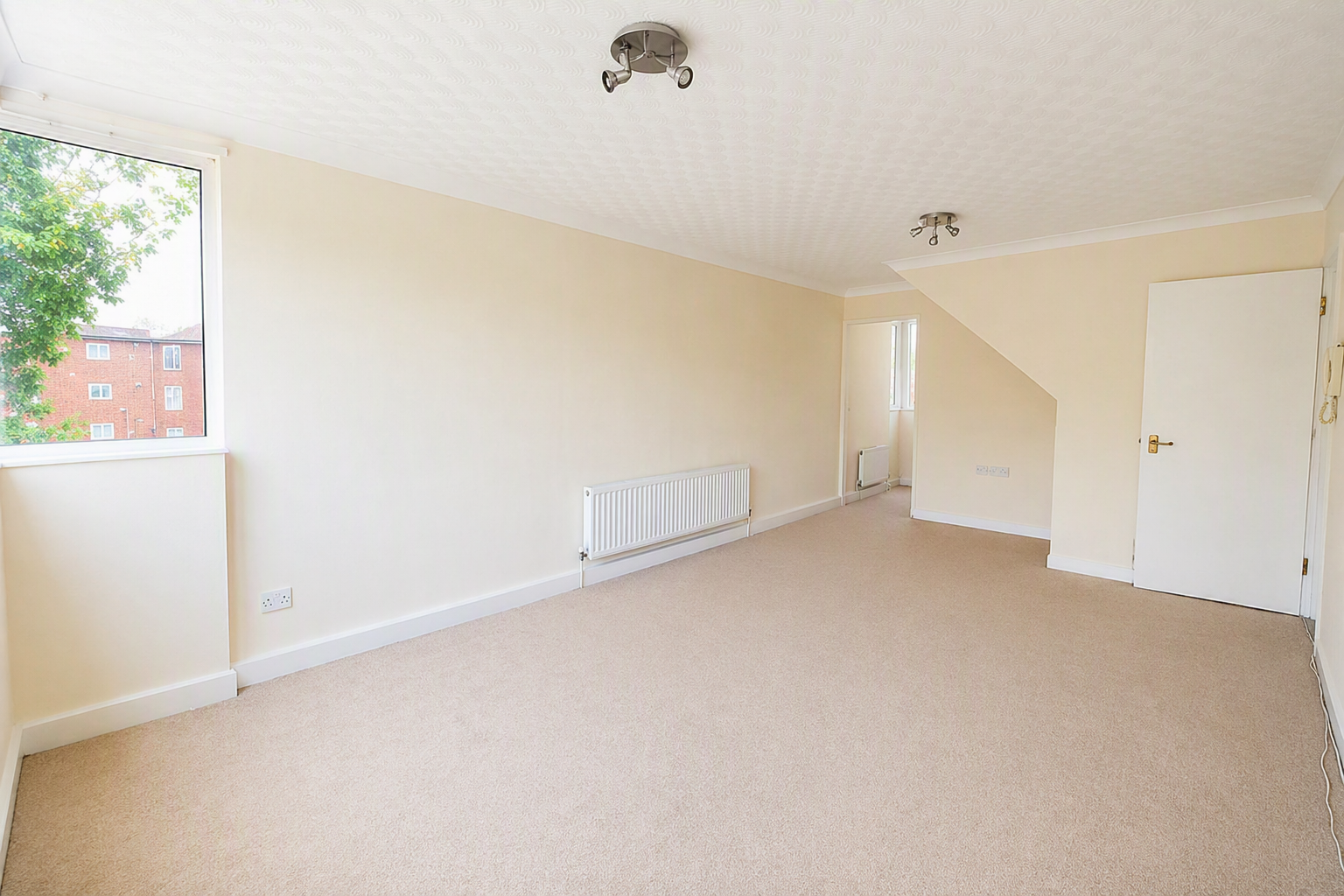 Flat Churchfields in Greater London