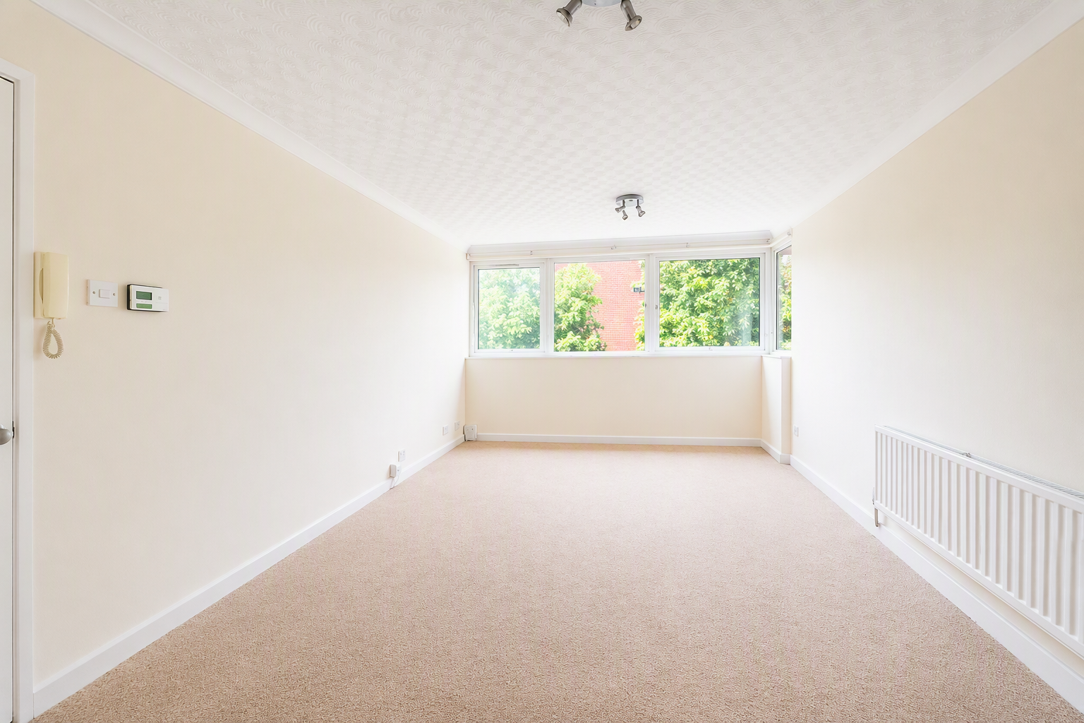 Flat Churchfields in Greater London