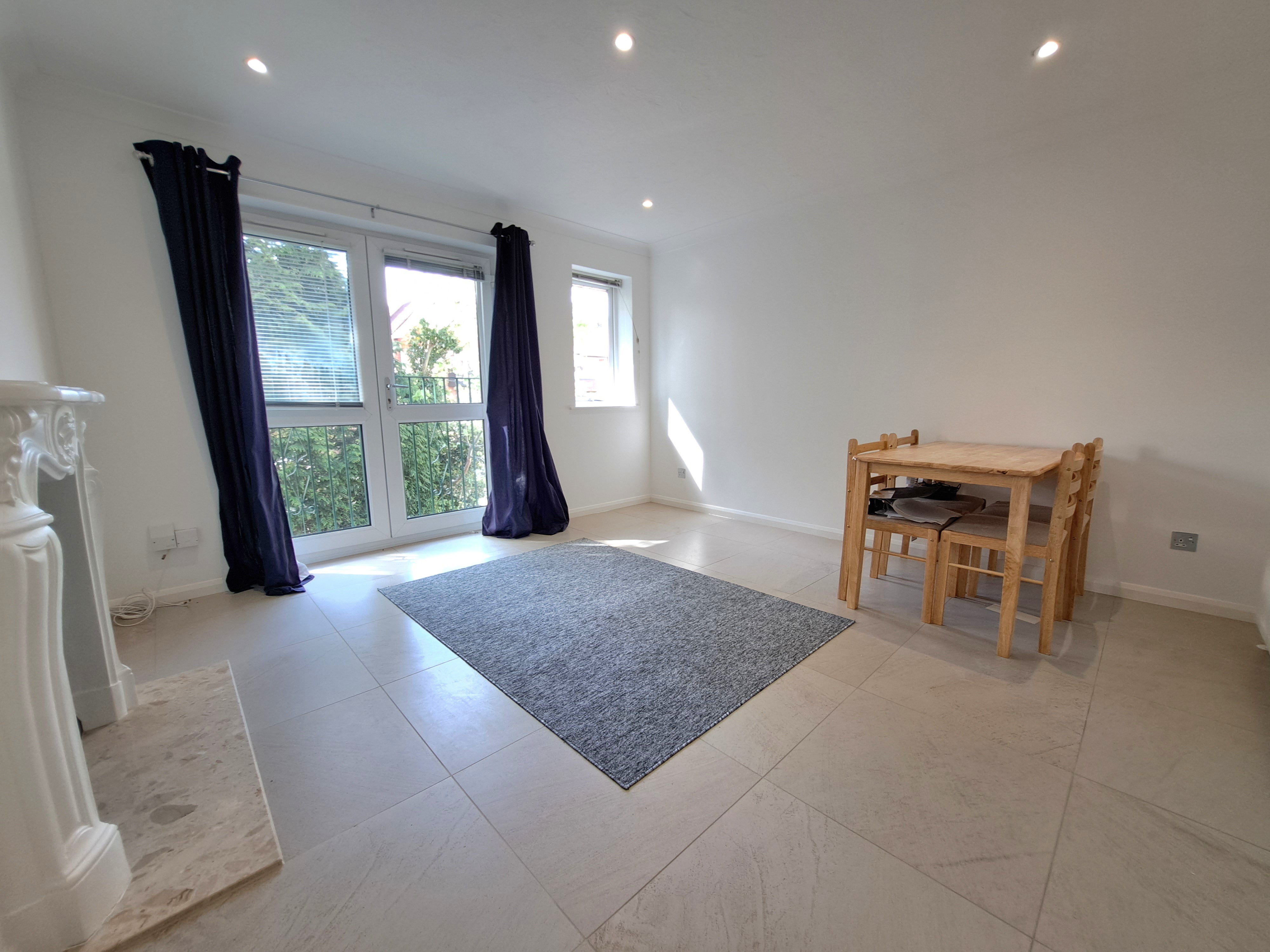 Flat Penn Hill Avenue in Poole