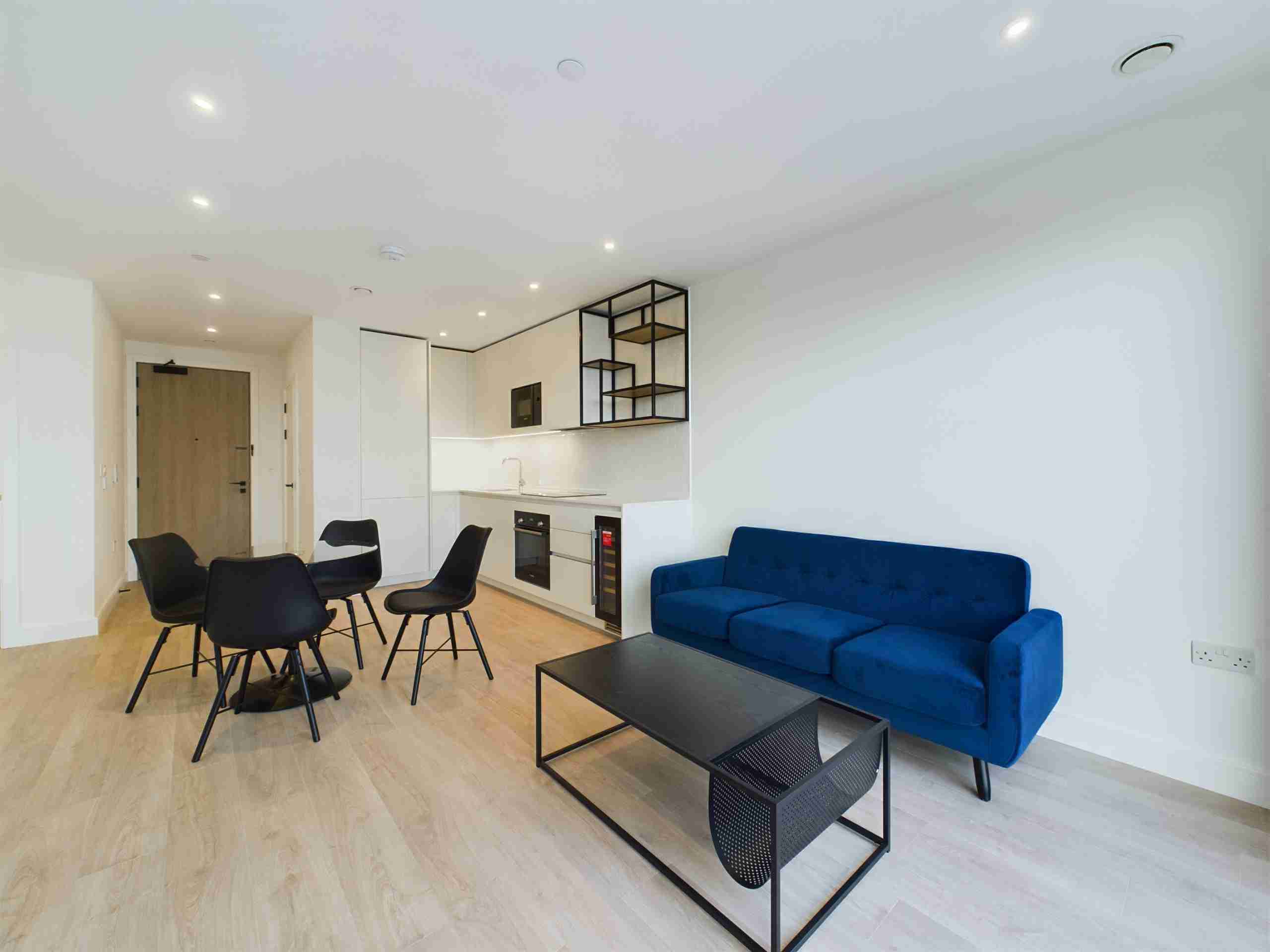 House Beresford Avenue in Greater London
