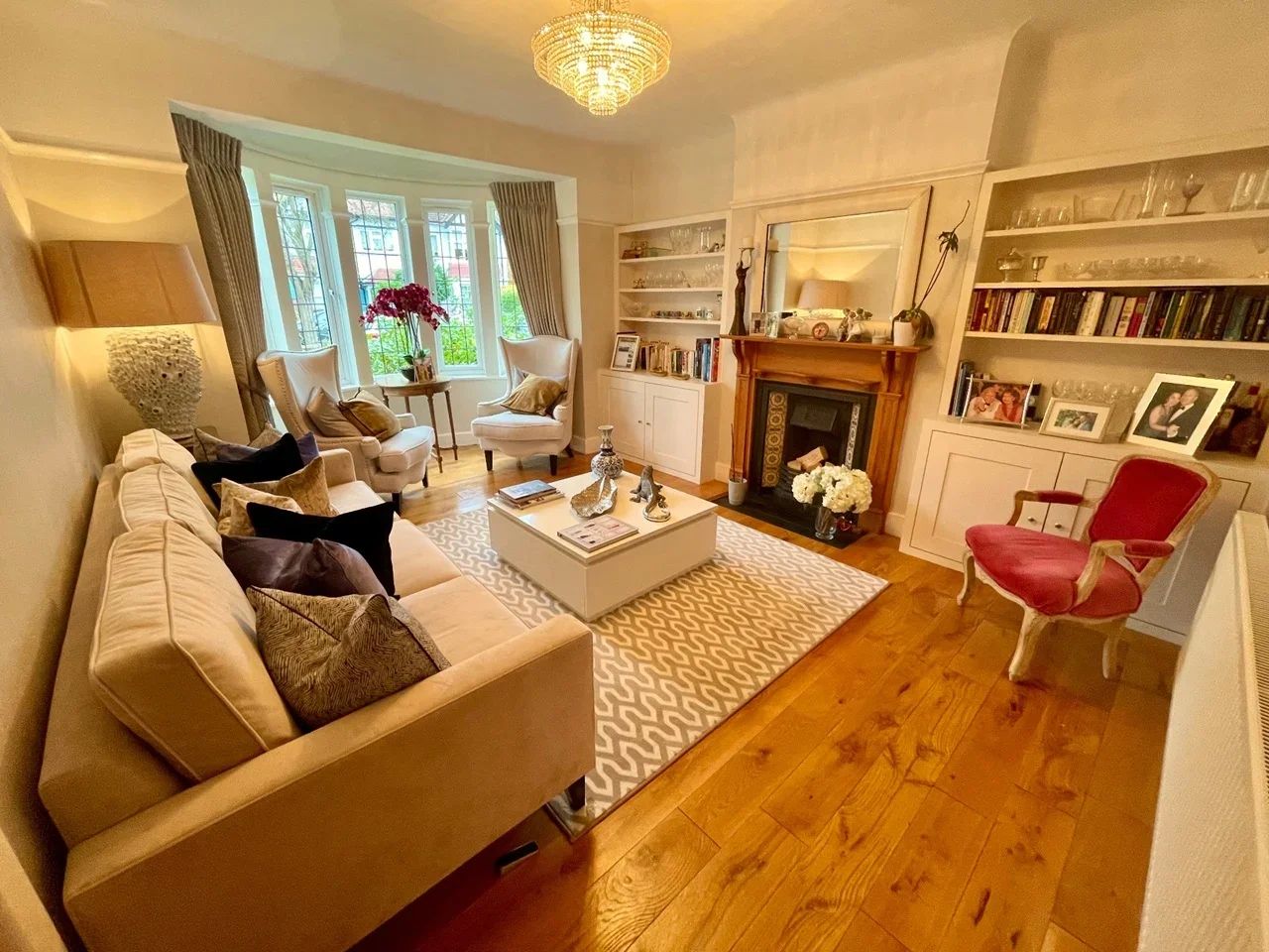 Room North Circular Road in Greater London