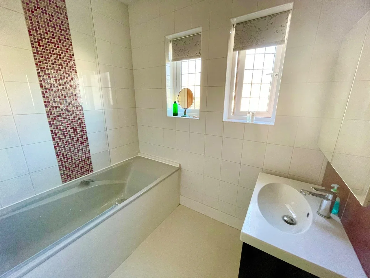 Room North Circular Road in Greater London