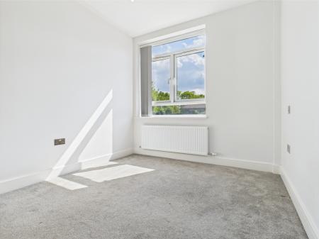 Flat Lime Tree Way in Basingstoke and Deane