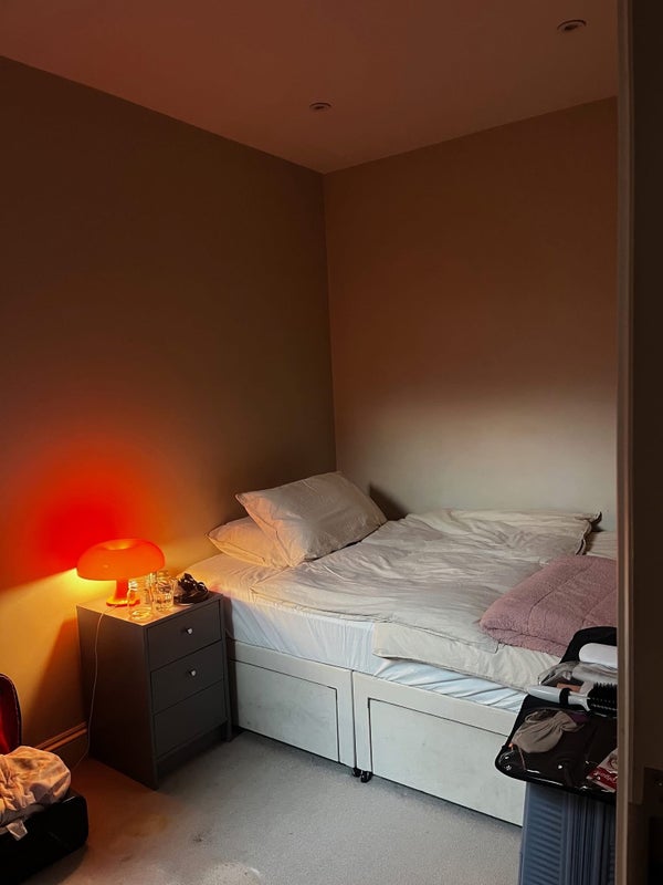Room Stephendale Road in Greater London