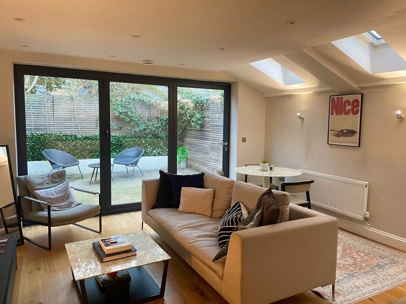 Room Stephendale Road in Greater London