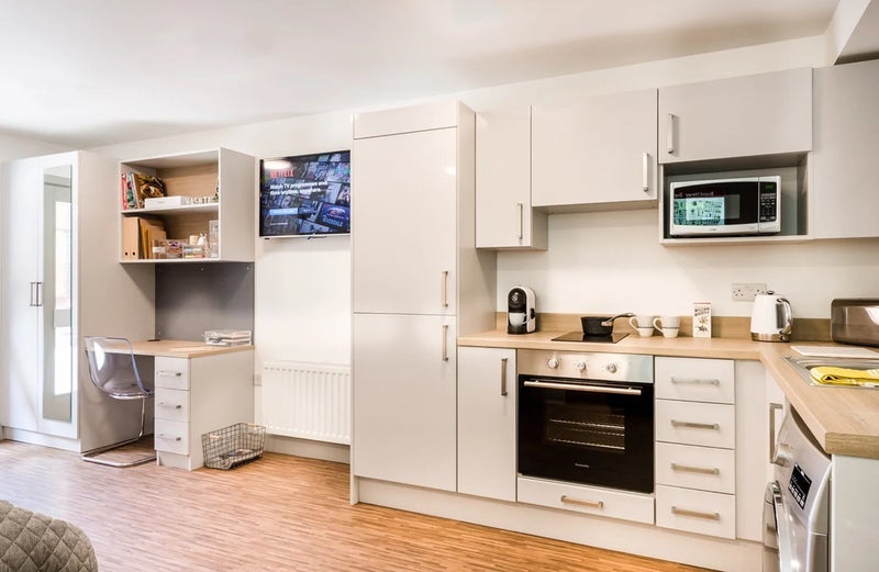 Room Tarragon Road in Leicester