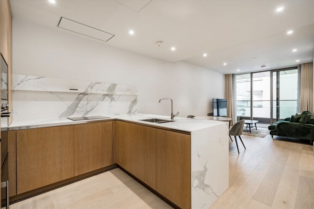 Flat Park Drive in Greater London