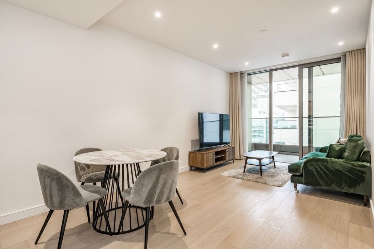 Flat Park Drive in Greater London