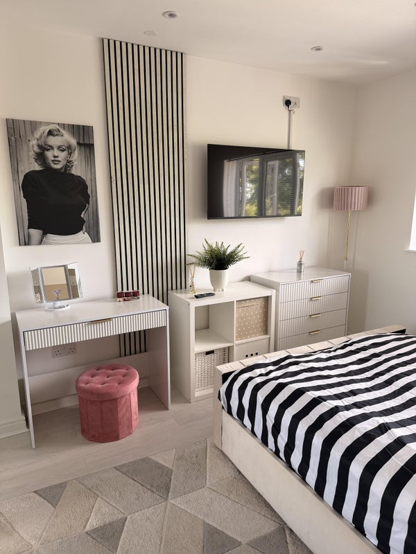 Room Clay Hill Road in Basildon