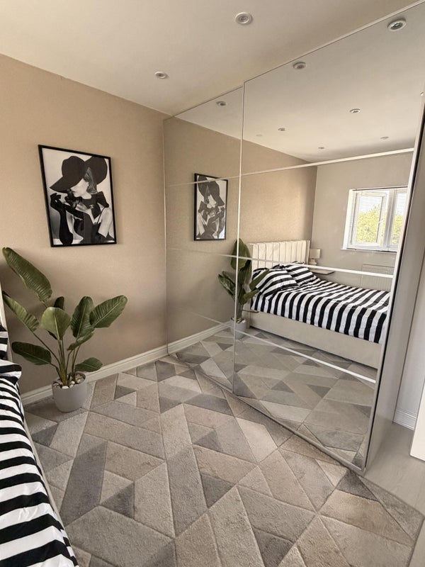 Room Clay Hill Road in Basildon