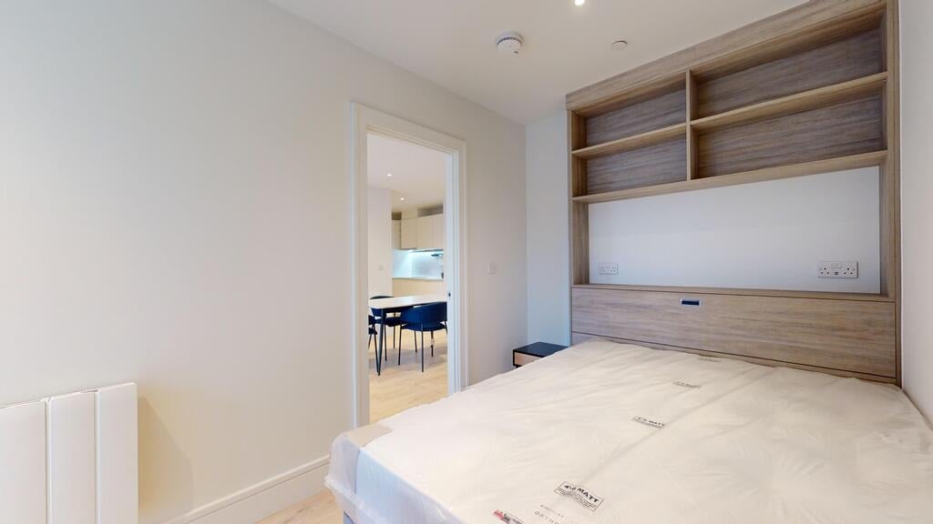 Flat Beverley Way in Greater London