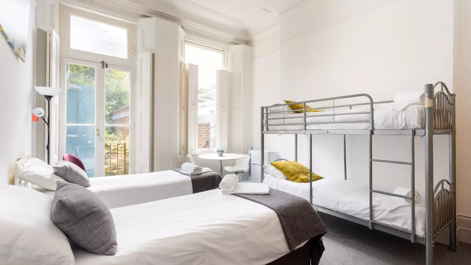 Flat Earl's Court Road in Greater London