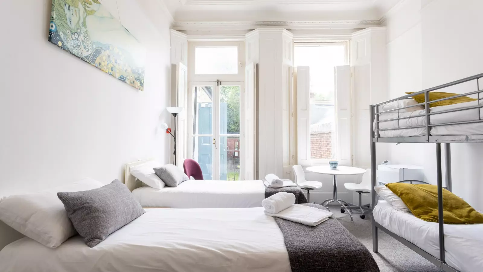 Flat Earl's Court Road in Greater London