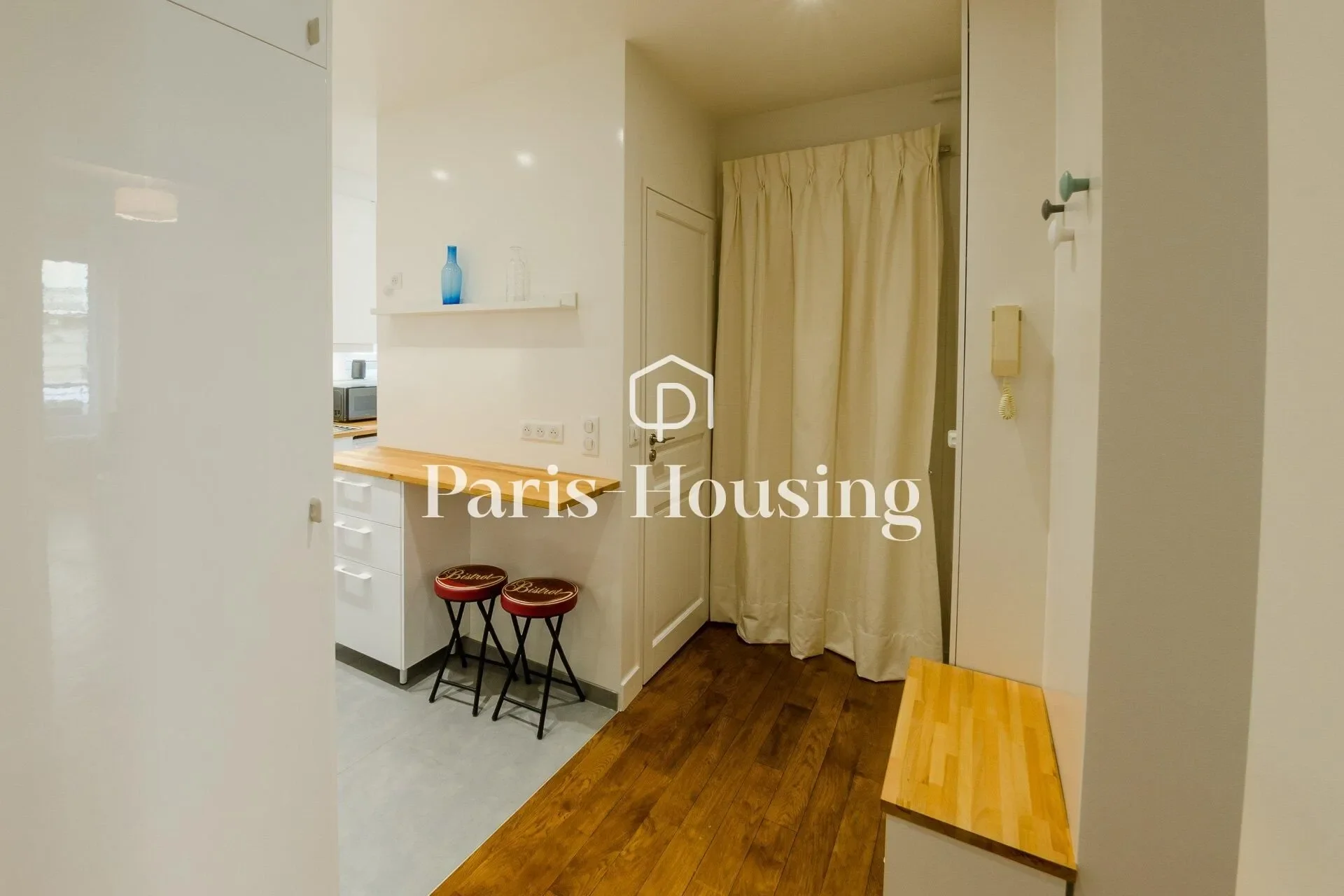 Flat Avenue Achille Peretti in Neuilly-sur-Seine