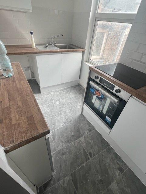 Room Wellington Street in Luton