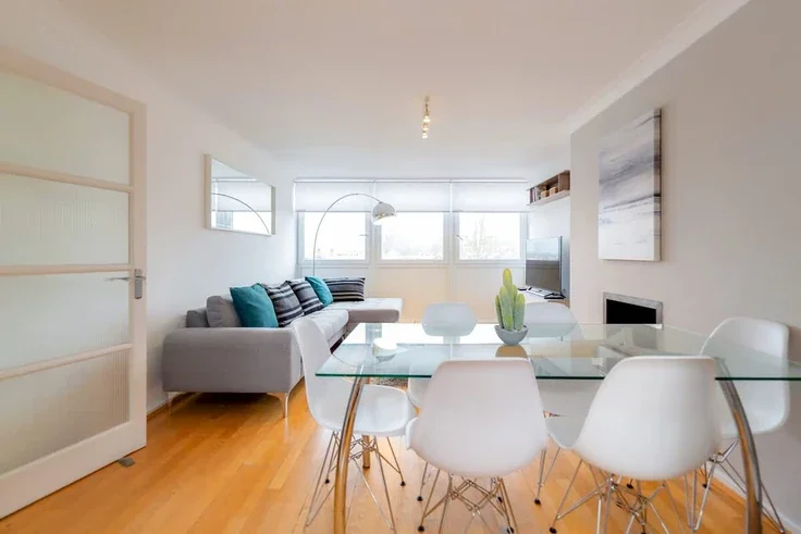 Flat Ladbroke Road in Greater London