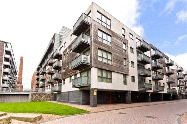Flat Isaac Way in Manchester