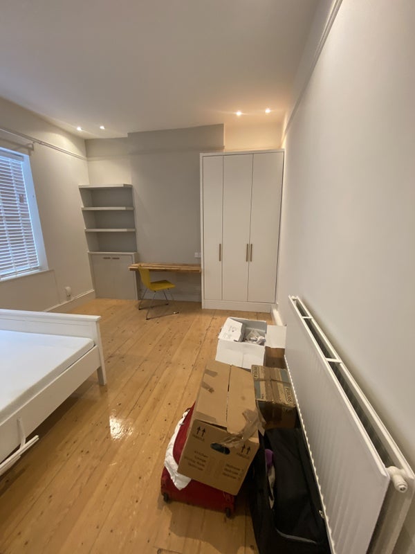 Flat North Luton Place in Cardiff