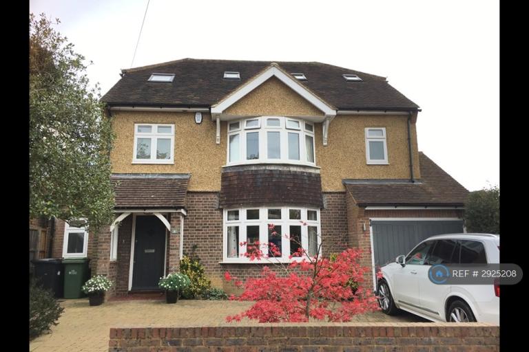 House Fairmead Avenue in St Albans