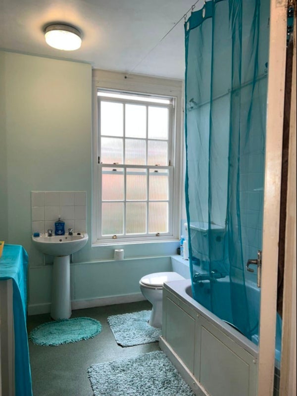 Room Portpool Lane in Greater London