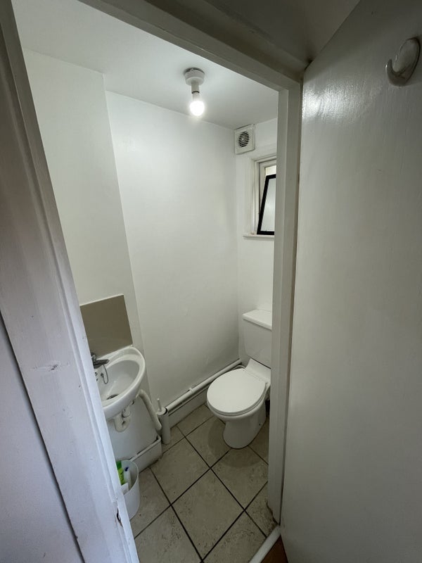 Room Ford Square in Greater London