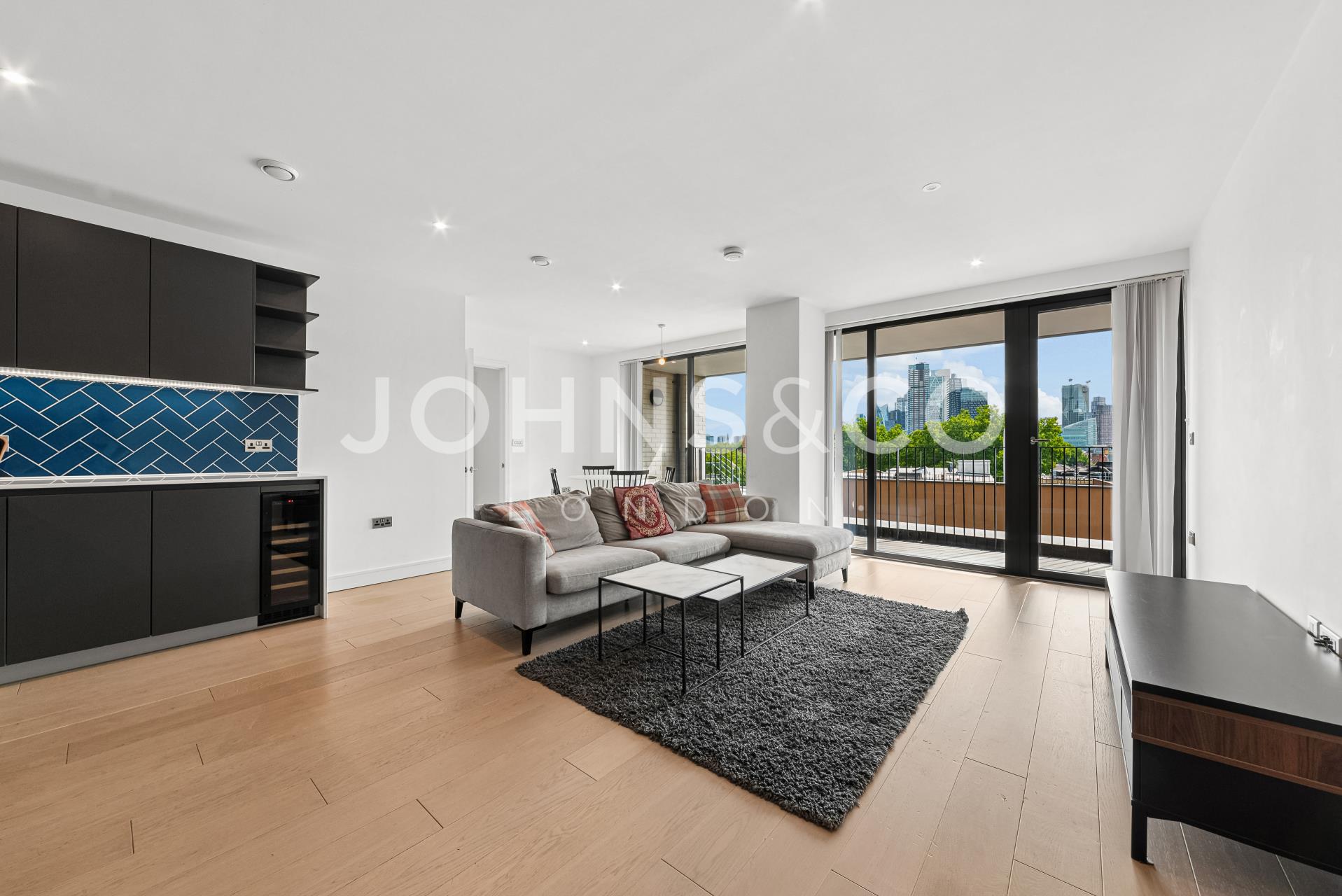 Flat Gorsuch Place in Greater London