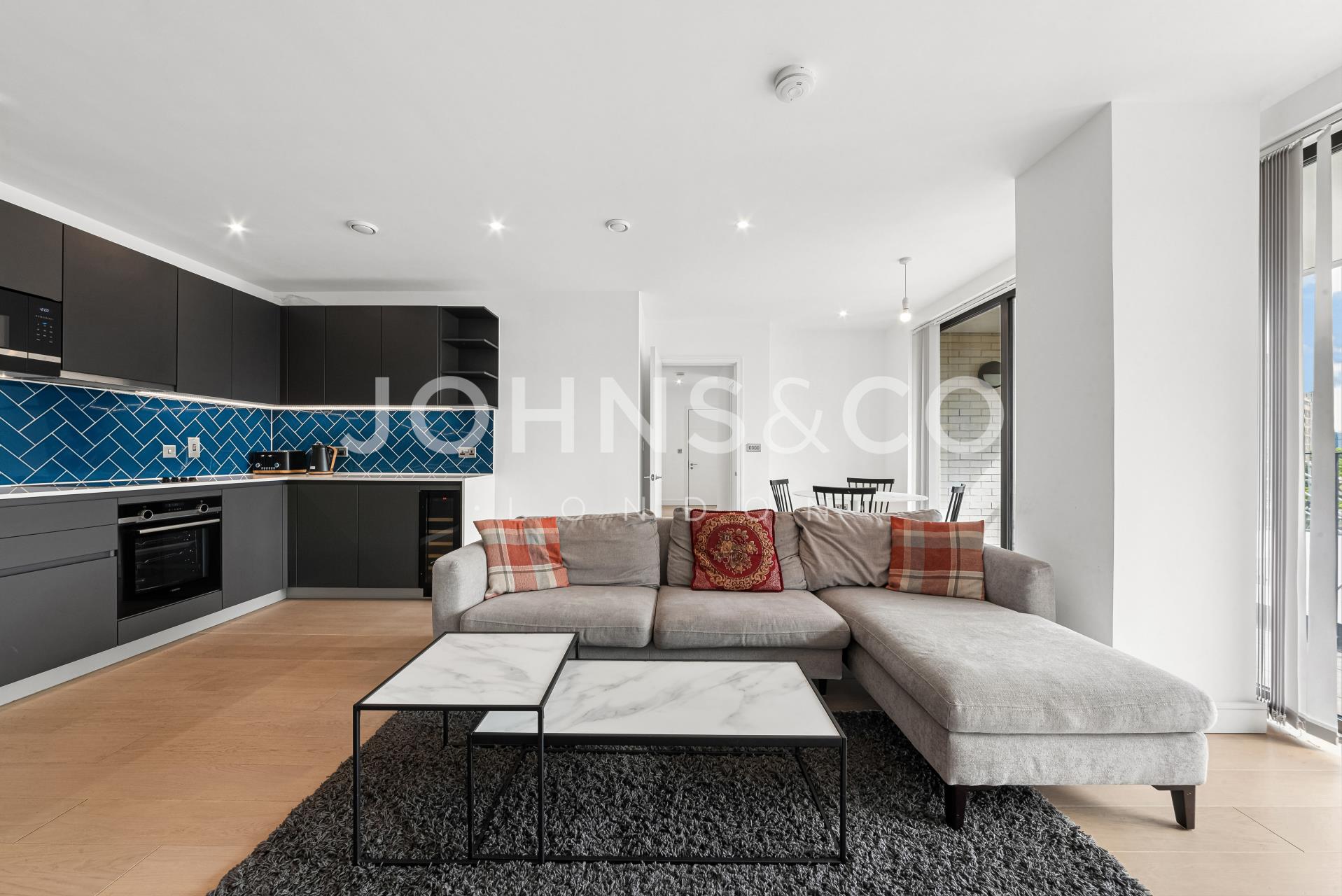 Flat Gorsuch Place in Greater London