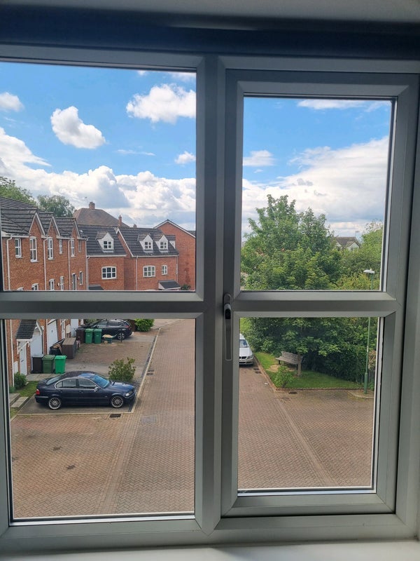 Room Banksman Close in Nottingham