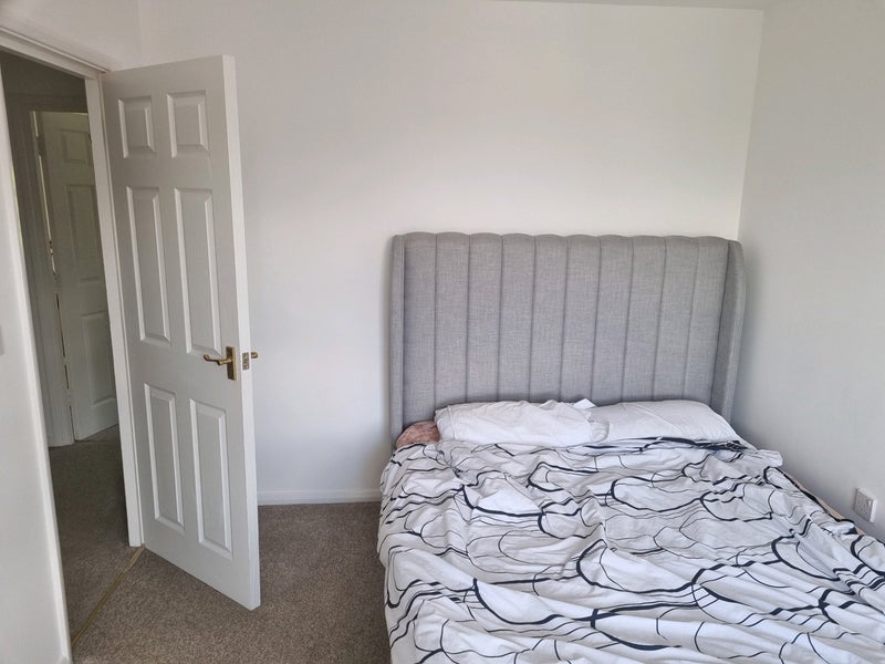 Room Banksman Close in Nottingham