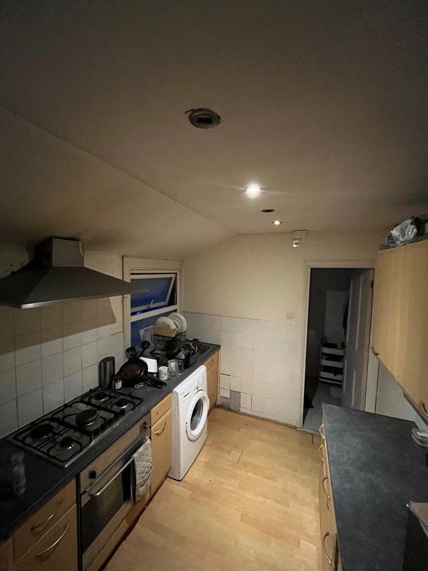 Room High Street Colliers Wood in Greater London