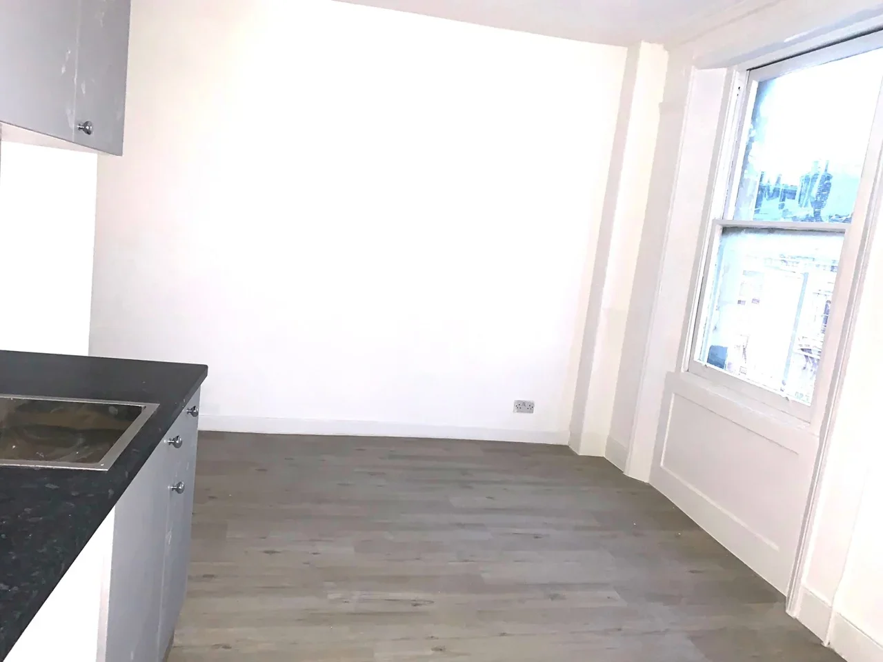 Flat Kingsland Road in Greater London