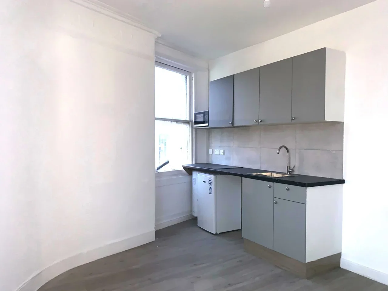 Flat Kingsland Road in Greater London
